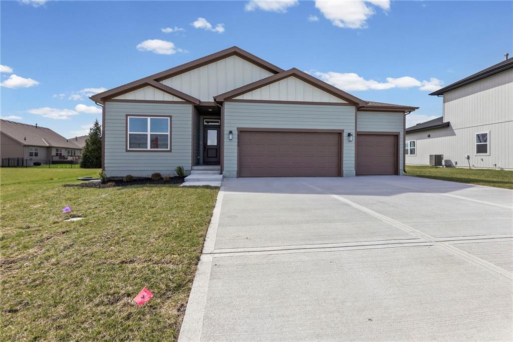 1st image of 18549 W 193rd St, Spring Hill, KS 66083 | MLS# 2571466
