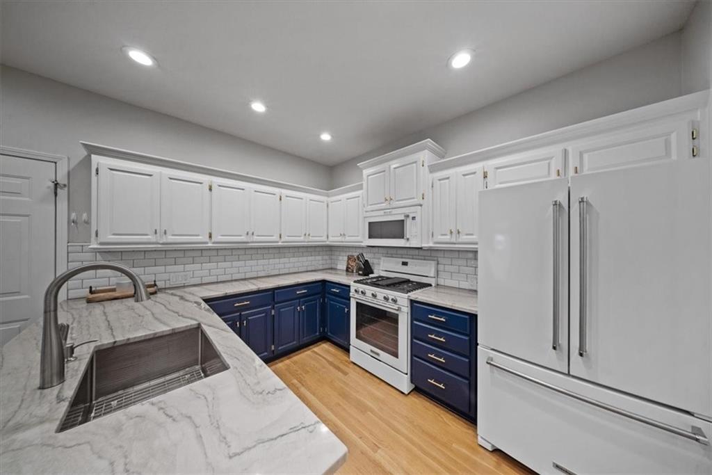 Homes for sale in Overland Park, KS | 14302 Russell St, Overland Park, KS 66223 | MLS# 2574988