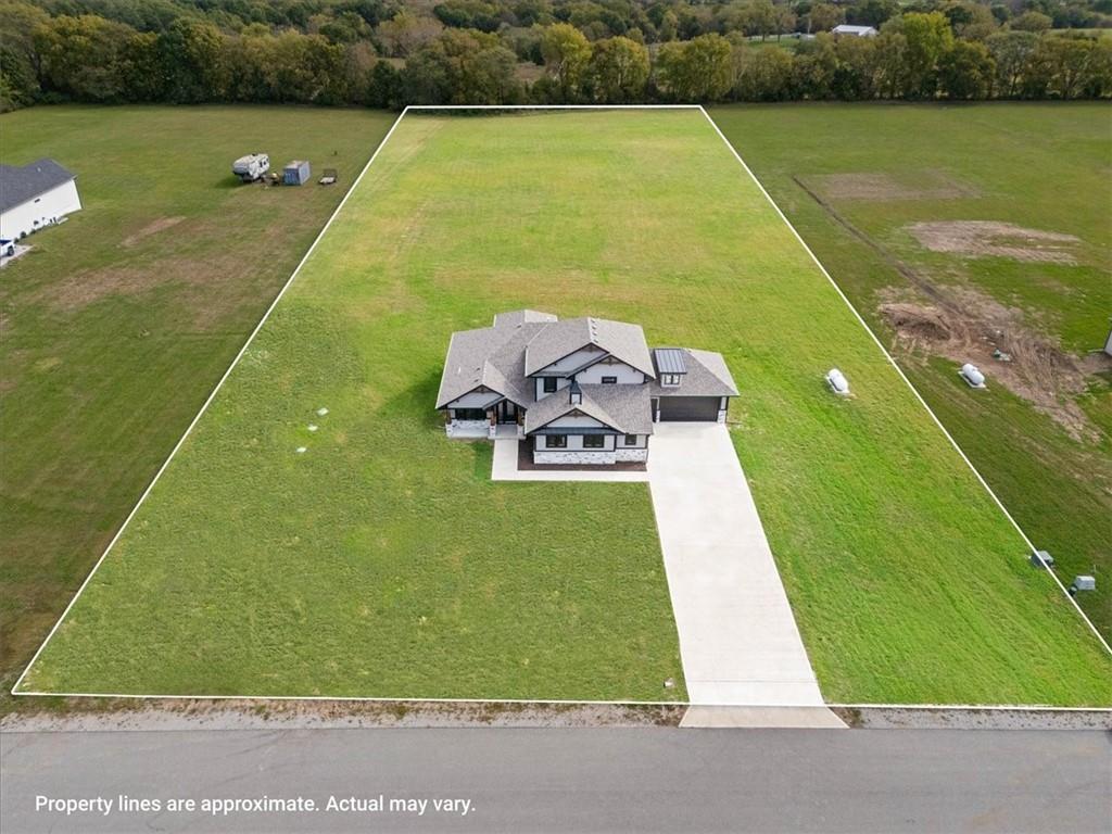 2nd image of 13507 Woodland Ranch Dr, Lees Summit, MO 64086 | MLS# 2576495
