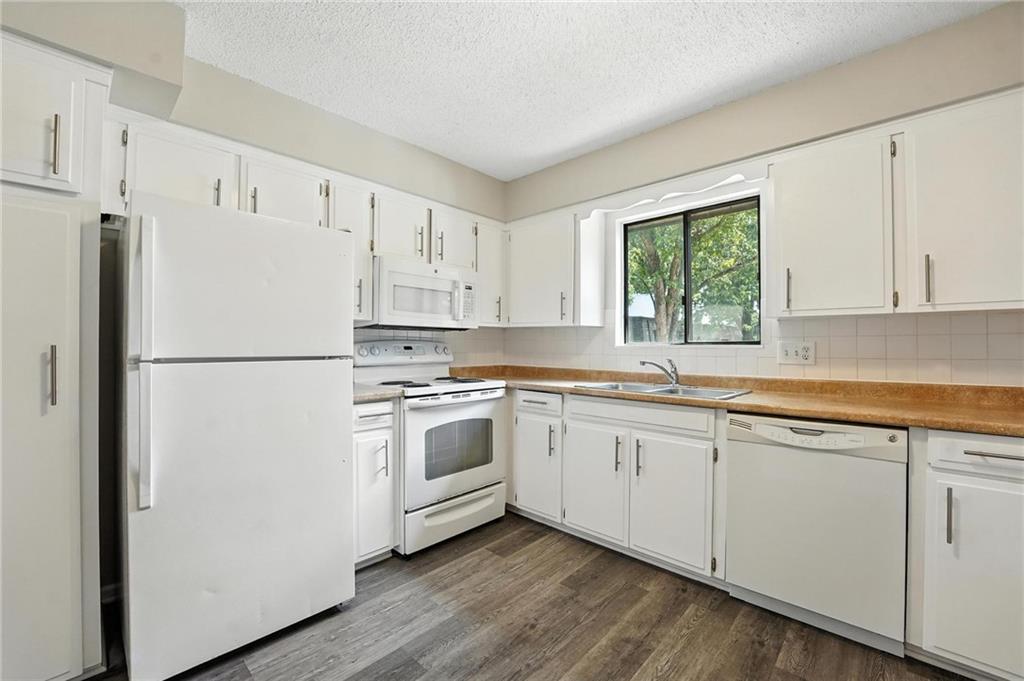 Homes for sale in Overland Park, KS | 7414 W 102 Ct, Overland Park, KS 66212 | MLS# 2576615