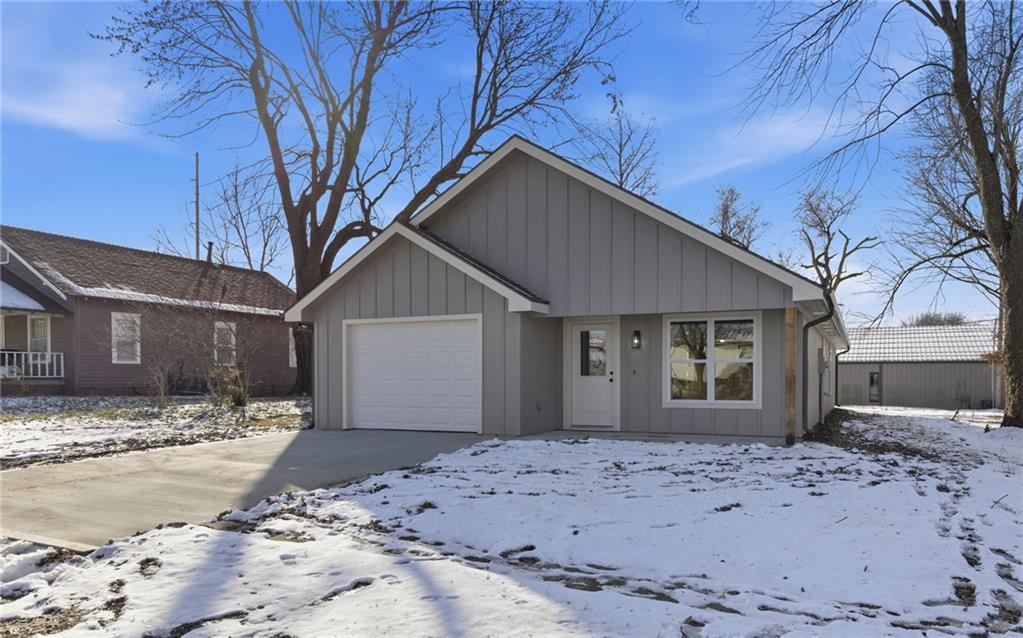 Homes for sale in Kingsville, MO | 105 W Arctic St, Kingsville, MO 64061 | MLS# 2577127