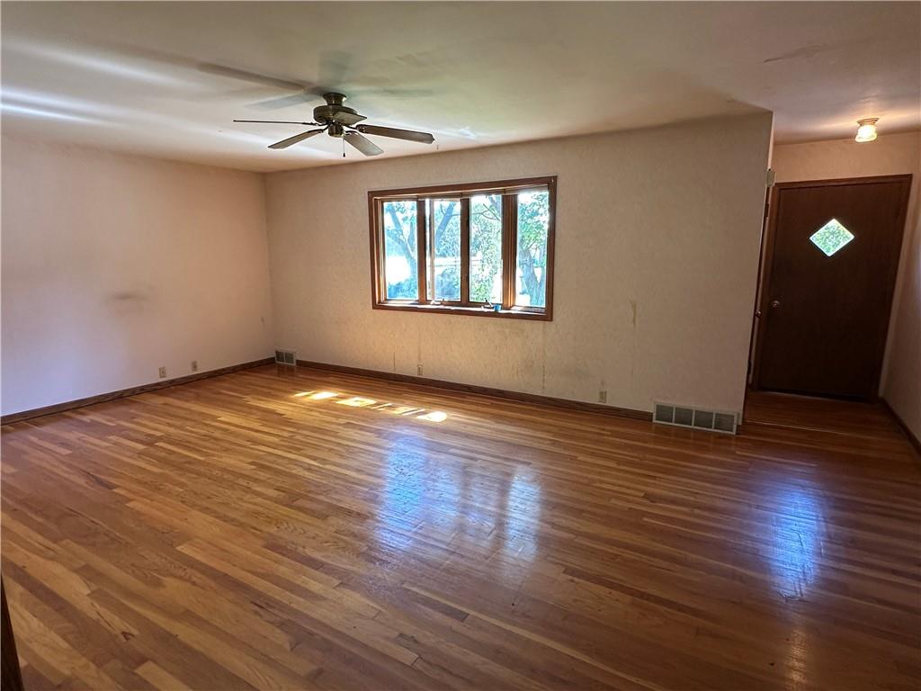 Homes for sale in Salina, KS | 717 Morningside Dr, Salina, KS 67401 | MLS# 2577802