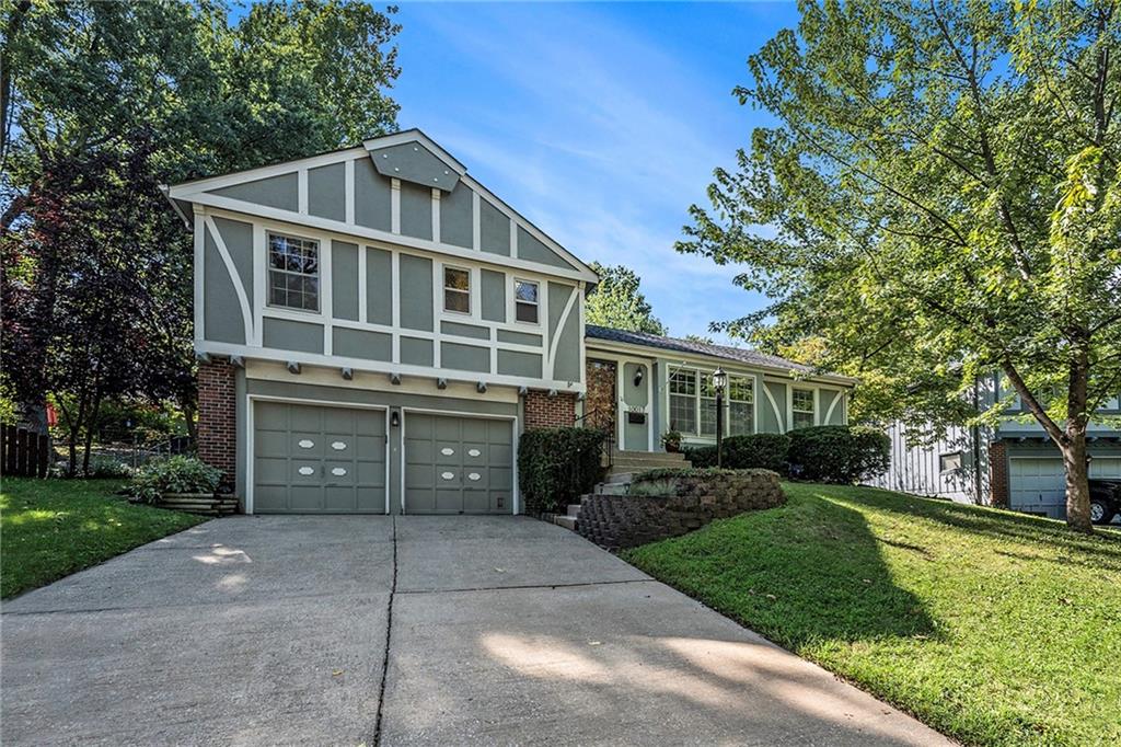 Homes for sale in Merriam, KS | 10017 W 68Th St, Merriam, KS 66203 | MLS# 2577924