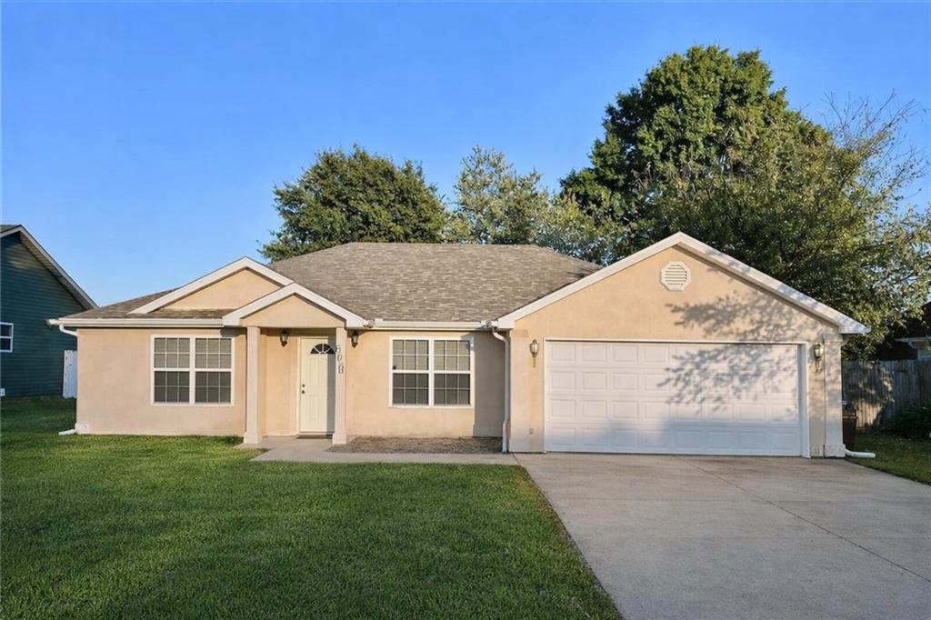 Homes for sale in Knob Noster, MO | 606 Kendrick St, Knob Noster, MO 65336 | MLS# 2578319