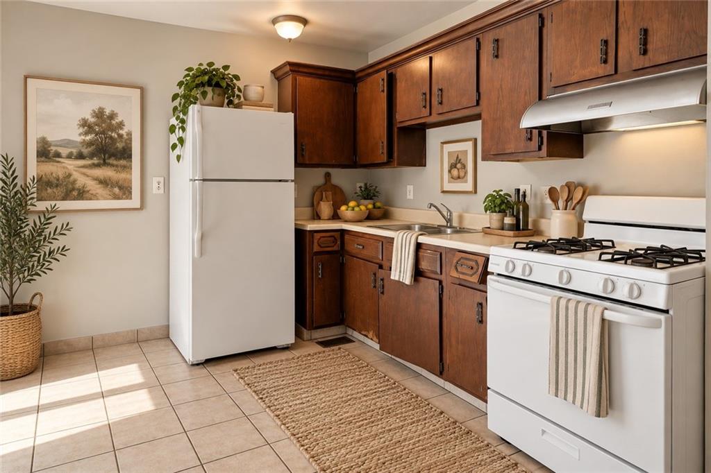 Photo 5 of Single family home for sale at 4032 Kensington Ave, Kansas City, MO 64130 | MLS# 2578507 | Listing updated on 2026-09-04