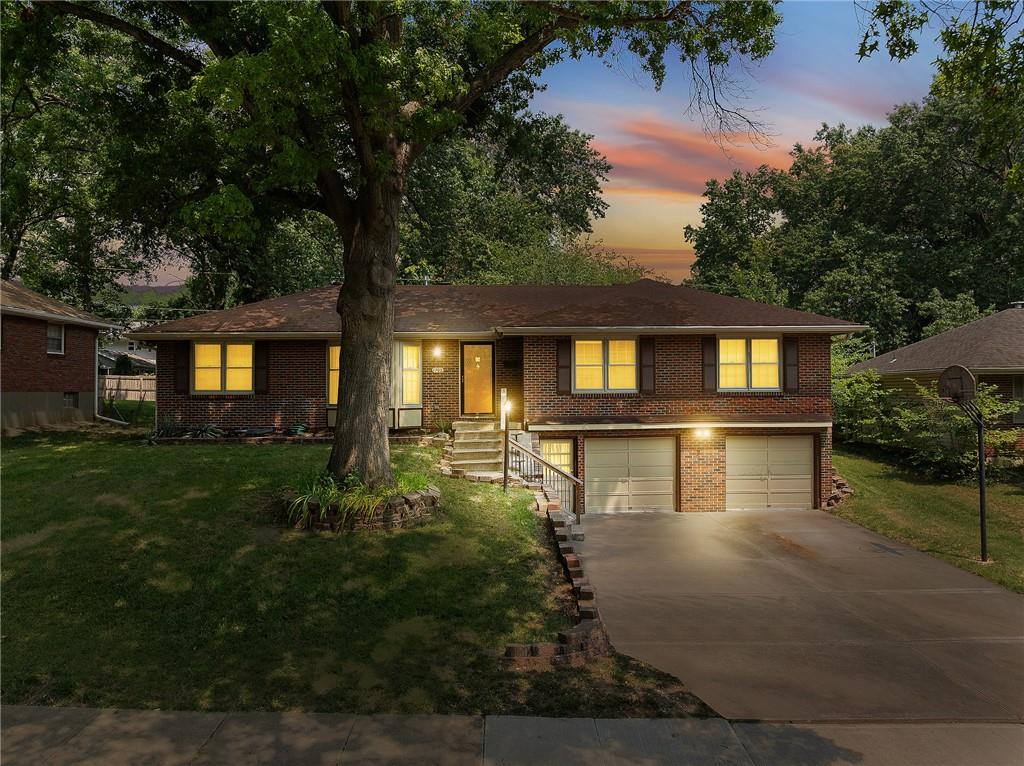 Homes for sale in Gladstone, MO | 1702 Ne 68th Ter, Gladstone, MO 64118 | MLS# 2579673