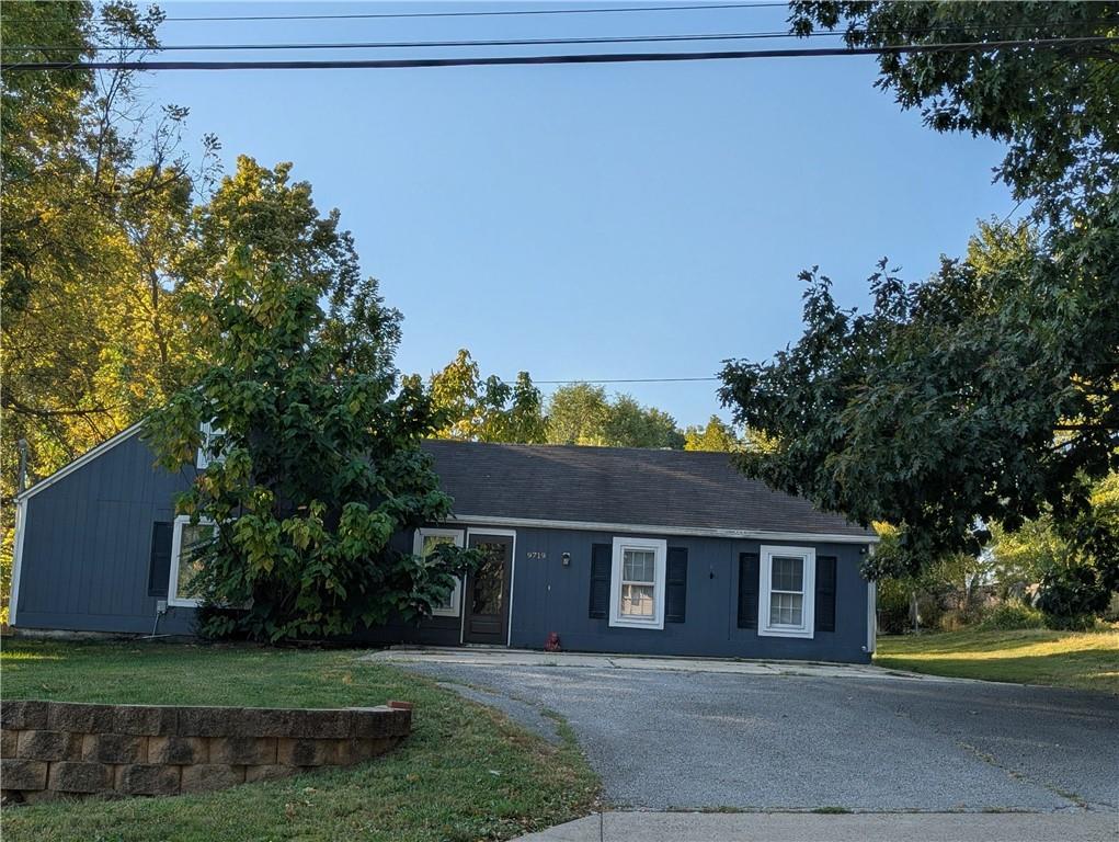 Homes for sale in Shawnee, KS | 9719 W 53rd St, Shawnee, KS 66203 | MLS# 2582797