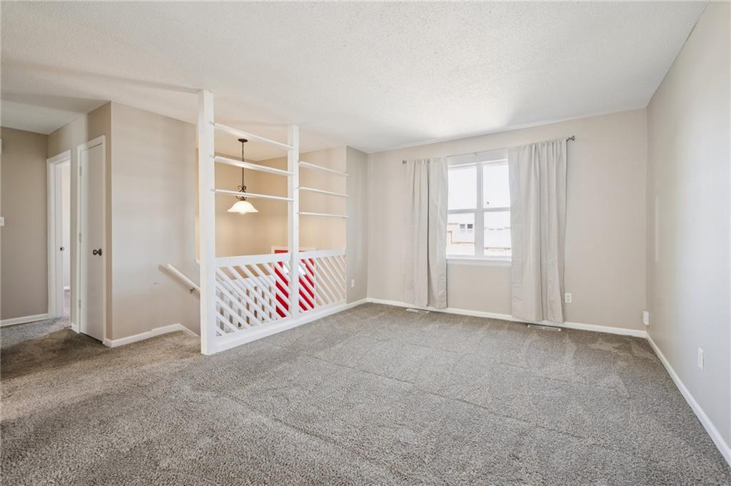 Homes for sale in Olathe, KS | 1033 E Huntington Pl, Olathe, KS 66061 | MLS# 2584269