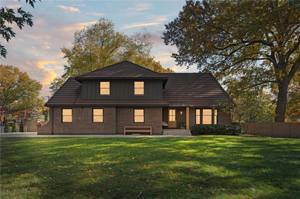 Homes for sale in Kansas City, MO | 11301 Wornall Ter, Kansas City, MO 64114 | MLS# 2585268