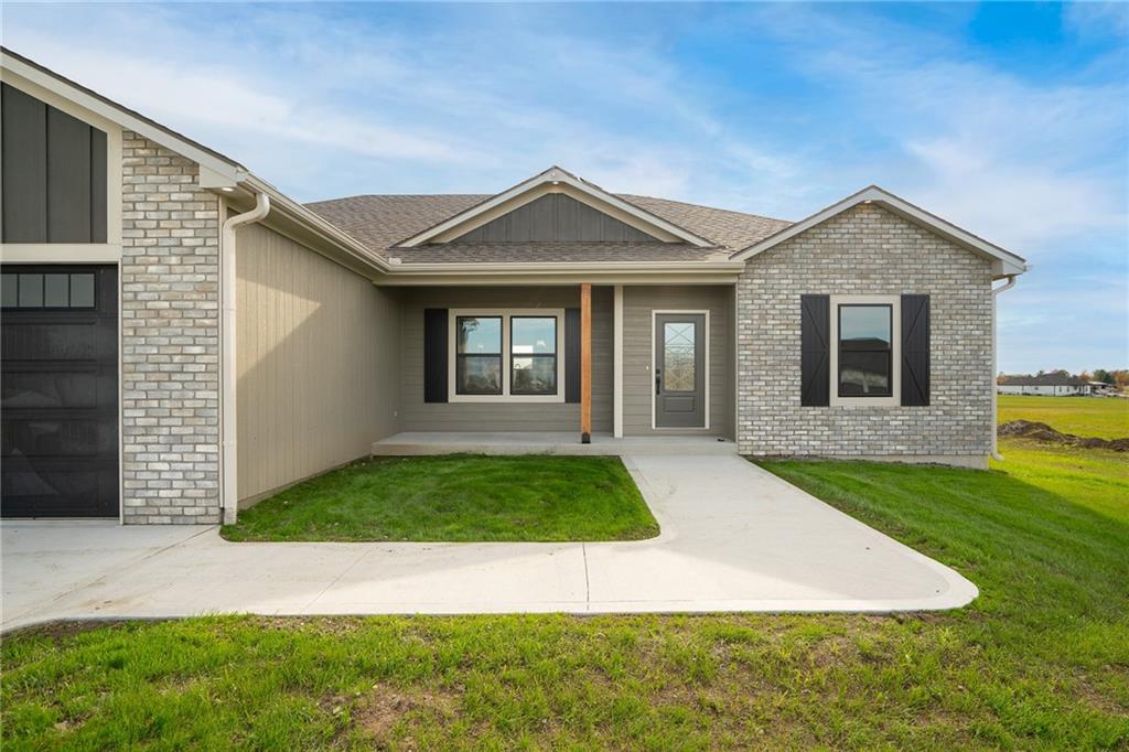 Homes for sale in Odessa, MO | 6724 Tucker Dr, Odessa, MO 64076 | MLS# 2585328