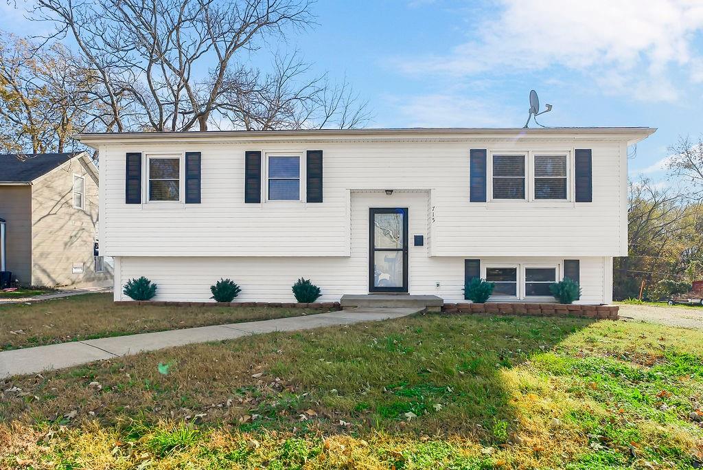 Homes for sale in Paola, KS | 715 S Silver S Silver St, Paola, KS 66071 | MLS# 2586507