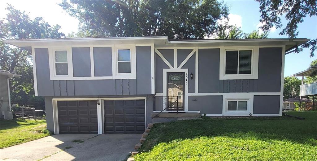 2nd image of 1518 Se 15th Pl, Oak Grove, MO 64075 | MLS# 2586820