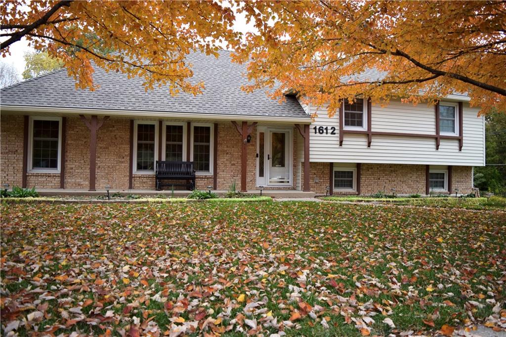 Homes for sale in Gladstone, MO | 1612 Ne Rosewood Dr, Gladstone, MO 64118 | MLS# 2586959