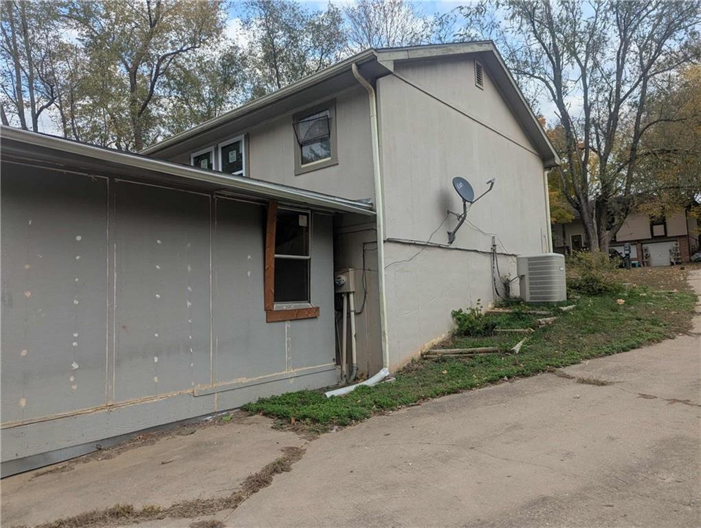 Homes for sale in Warrensburg, MO | 228 Se 101st Rd E, Warrensburg, MO 64093 | MLS# 2587076