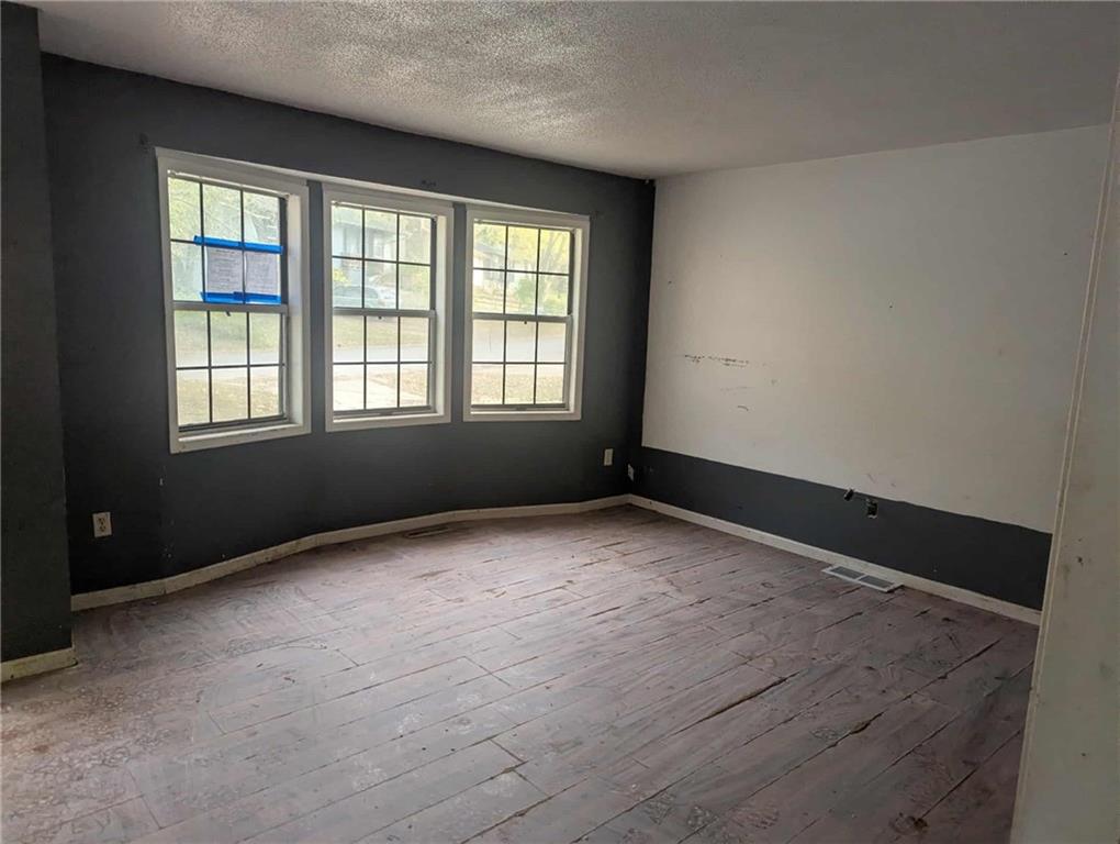 Homes for sale in Warrensburg, MO | 228 Se 101St Rd E, Warrensburg, MO 64093 | MLS# 2587076