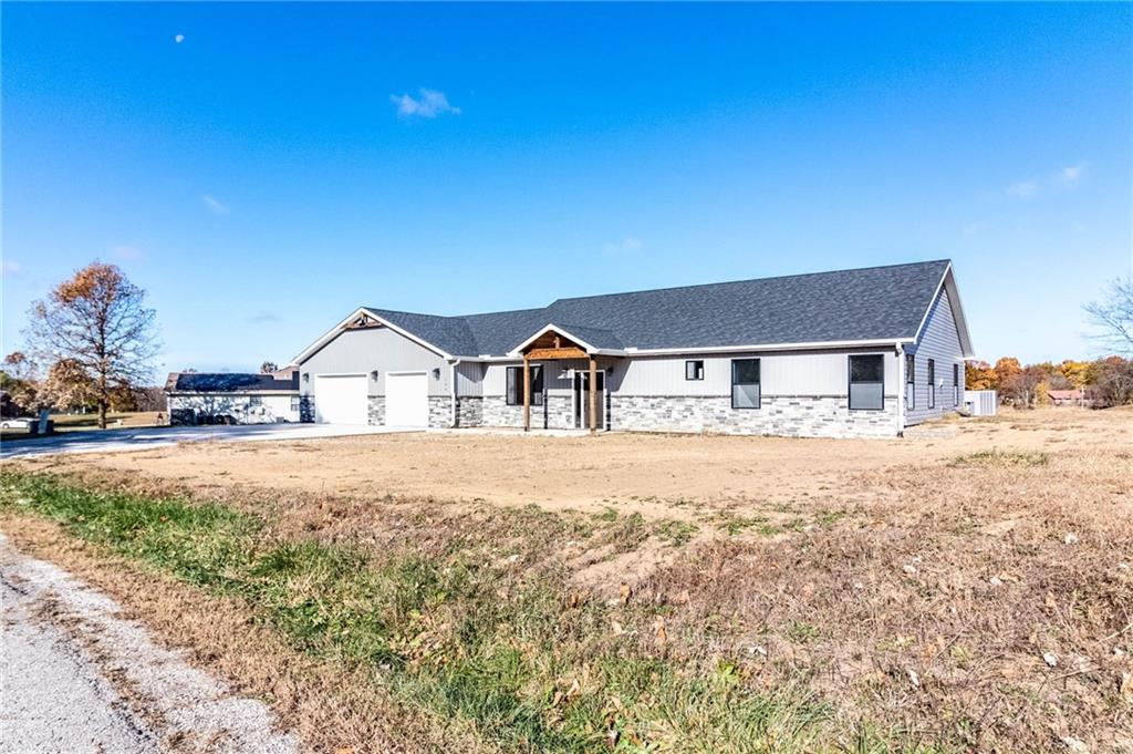 Homes for sale in Windsor, MO | 106 W Lake Shore Dr, Windsor, MO 65360 | MLS# 2587116