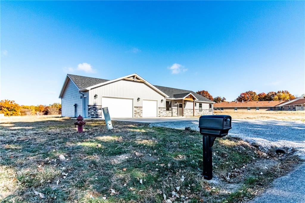 Homes for sale in Windsor, MO | 106 W Lake Shore Dr, Windsor, MO 65360 | MLS# 2587116