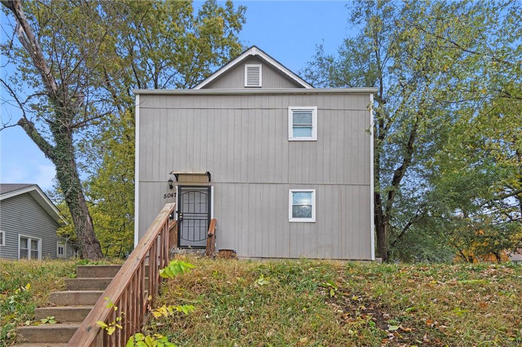 Homes for sale in Kansas City, MO | 5047 Woodland Ave, Kansas City, MO 64110 | MLS# 2587234