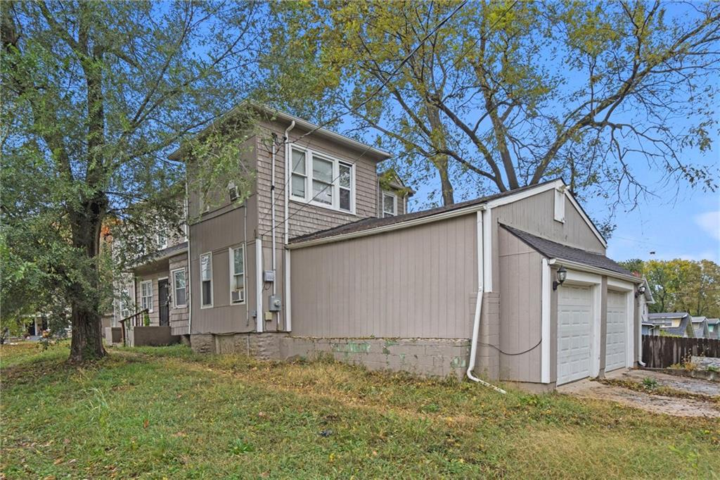 Homes for sale in Kansas City, MO | 5047 Woodland Ave, Kansas City, MO 64110 | MLS# 2587234