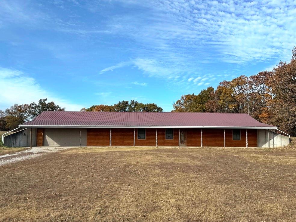 Homes for sale in El Dorado Springs, MO | 4552 S 201 Rd, El Dorado Springs, MO 64744 | MLS# 2587345