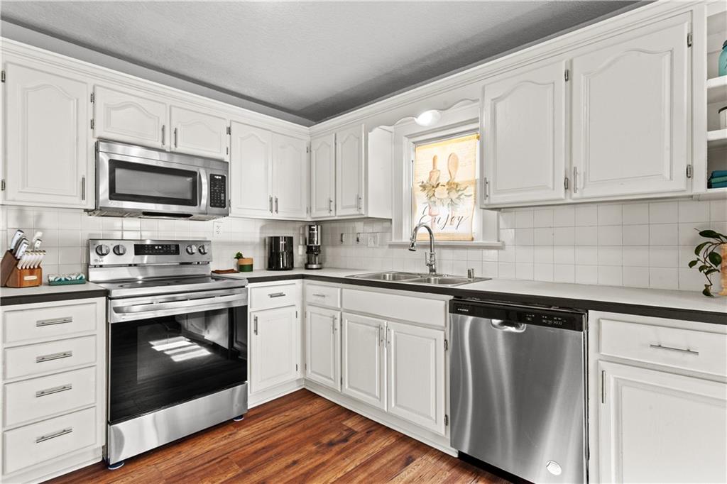 Homes for sale in Lake Tapawingo, MO | 22 Clipper Dr, Lake Tapawingo, MO 64015 | MLS# 2588590