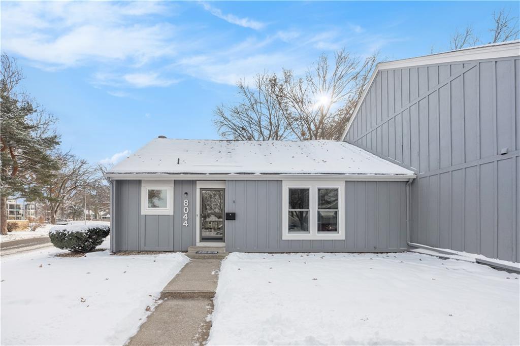 Homes for sale in Lenexa, KS | 8044 Halsey St, Lenexa, KS 66215 | MLS# 2589689