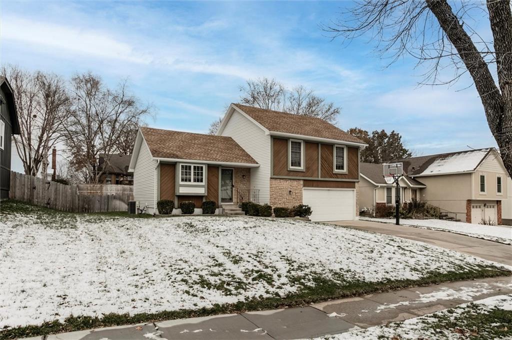 Homes for sale in Lenexa, KS | 13328 W 104th St, Lenexa, KS 66215 | MLS# 2589979