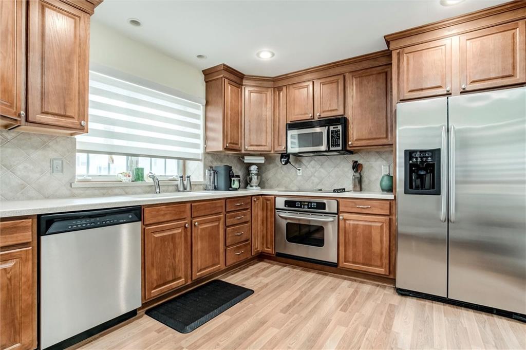 Homes for sale in Lenexa, KS | 13328 W 104Th St, Lenexa, KS 66215 | MLS# 2589979