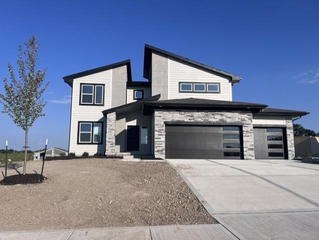 Photo 1 of Sale Pending at 10417 N Jarboe St, Kansas City, MO 64155 | MLS# 2590000 | Listing updated on 2026-09-04