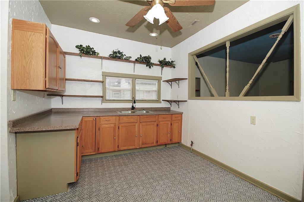 Homes for sale in Iola, KS | 301 S Third St, Iola, KS 66749 | MLS# 2591114