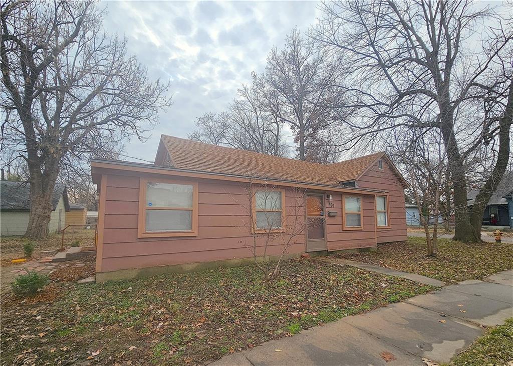 Homes for sale in Iola, KS | 301 S Third St, Iola, KS 66749 | MLS# 2591114