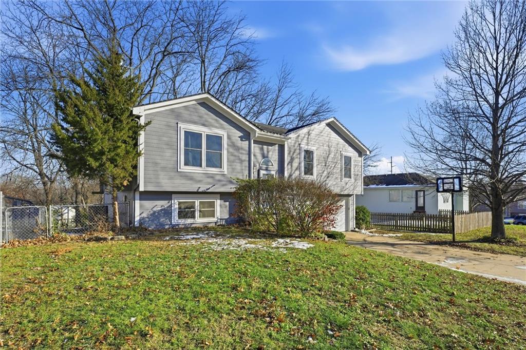 Homes for sale in Blue Springs, MO | 918 Se Kingscross Rd, Blue Springs, MO 64014 | MLS# 2591149