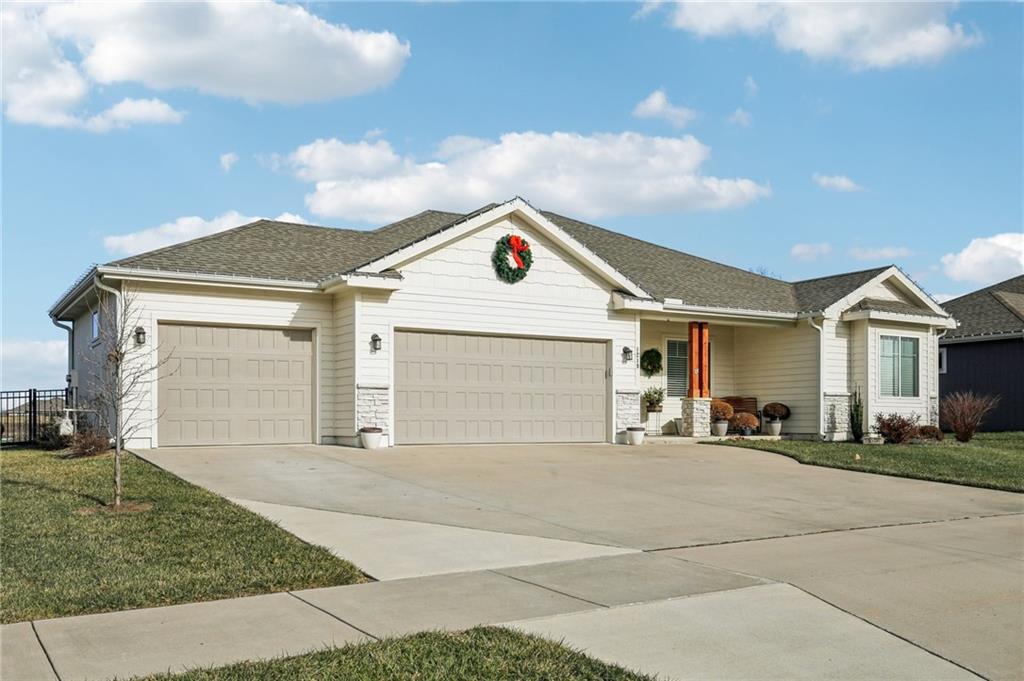 Homes for sale in Ottawa, KS | 1219 W Adam Ct, Ottawa, KS 66067 | MLS# 2591159