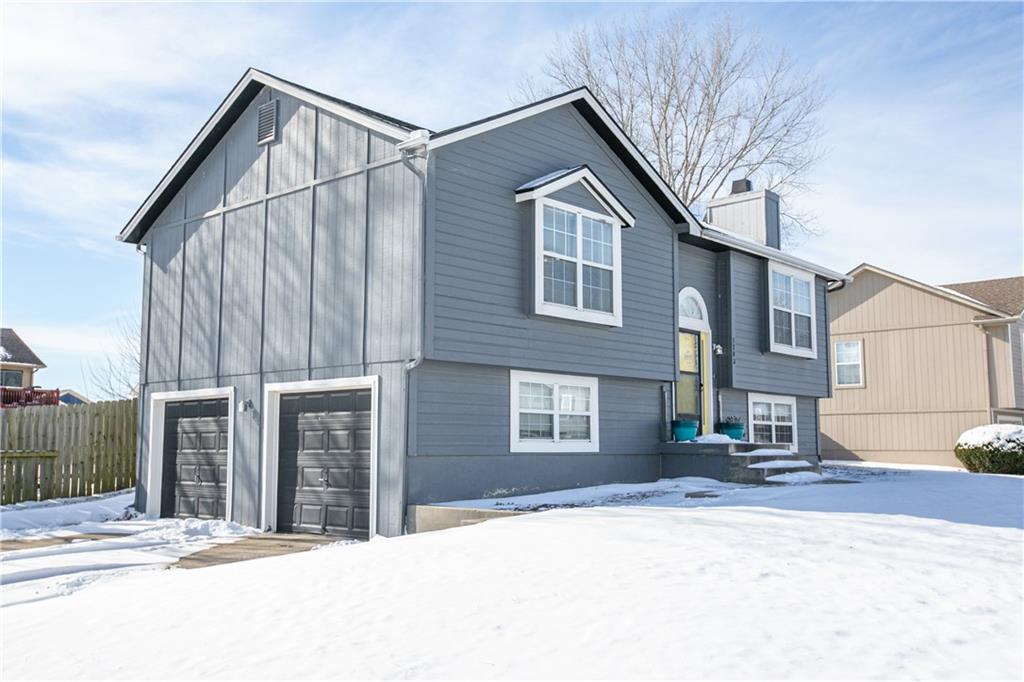 Homes for sale in Greenwood, MO | 1203 Willow Dr, Greenwood, MO 64034 | MLS# 2591440