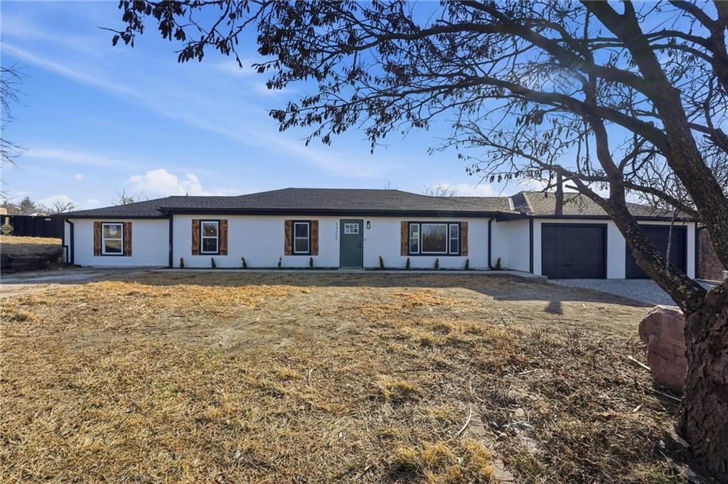 Homes for sale in Kansas City, MO | 13207 Nw 83rd St, Kansas City, MO 64152 | MLS# 2591536