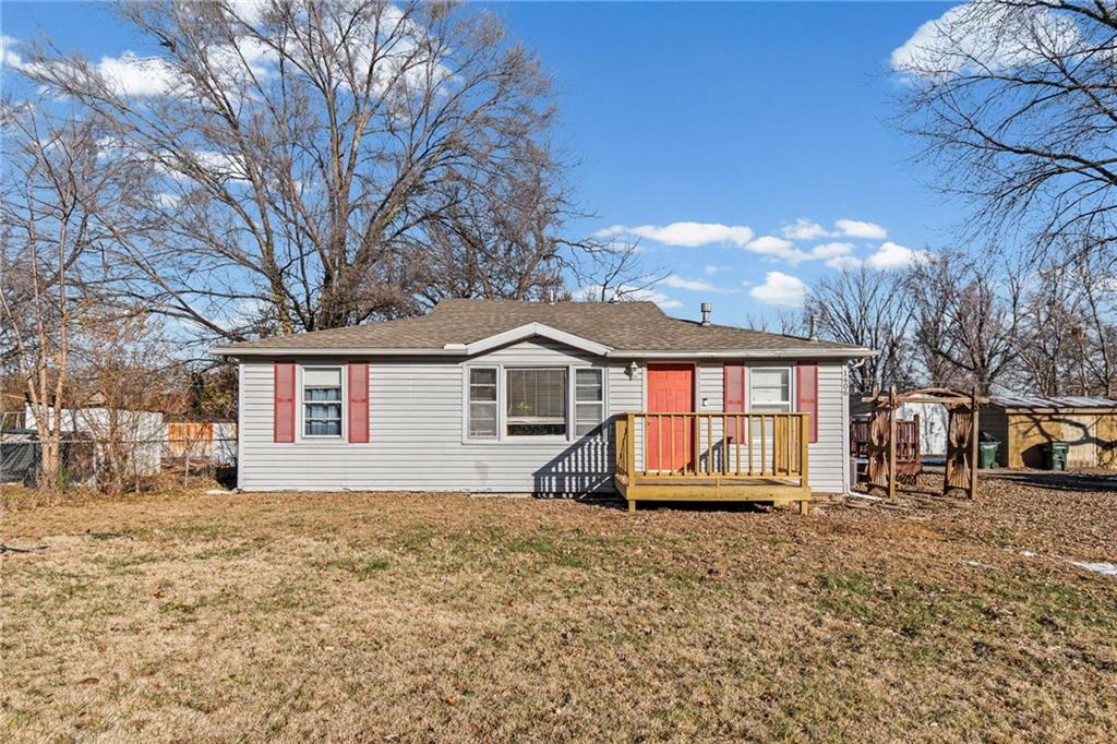 Homes for sale in Leavenworth, KS | 1406 Shawnee St, Leavenworth, KS 66048 | MLS# 2592011