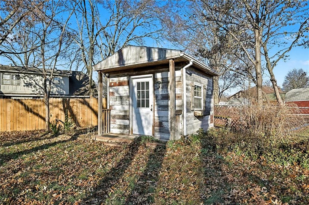 Homes for sale in Lawrence, KS | 2709 Lawrence Ave, Lawrence, KS 66047 | MLS# 2592184