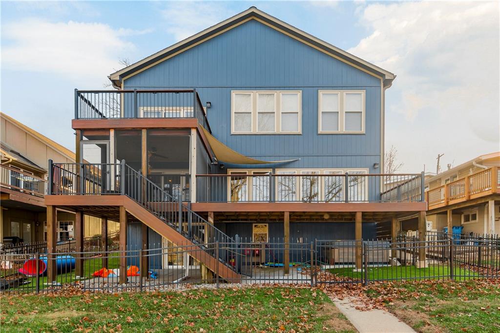 Homes for sale in Lake Tapawingo, MO | 83 Beach Dr, Lake Tapawingo, MO 64015 | MLS# 2592389