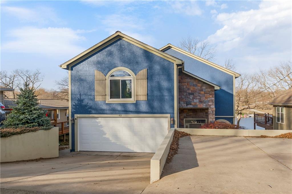 Homes for sale in Lake Tapawingo, MO | 83 Beach Dr, Lake Tapawingo, MO 64015 | MLS# 2592389