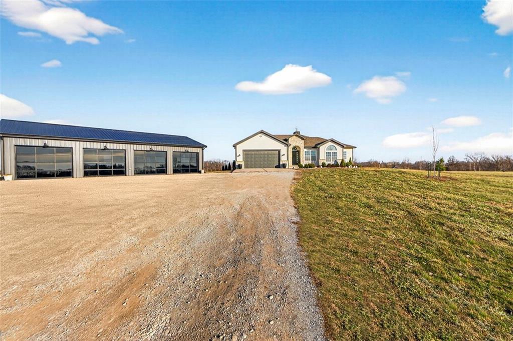 Homes for sale in Lathrop, MO | 5199 Se Fox Run Rd, Lathrop, MO 64465 | MLS# 2592393