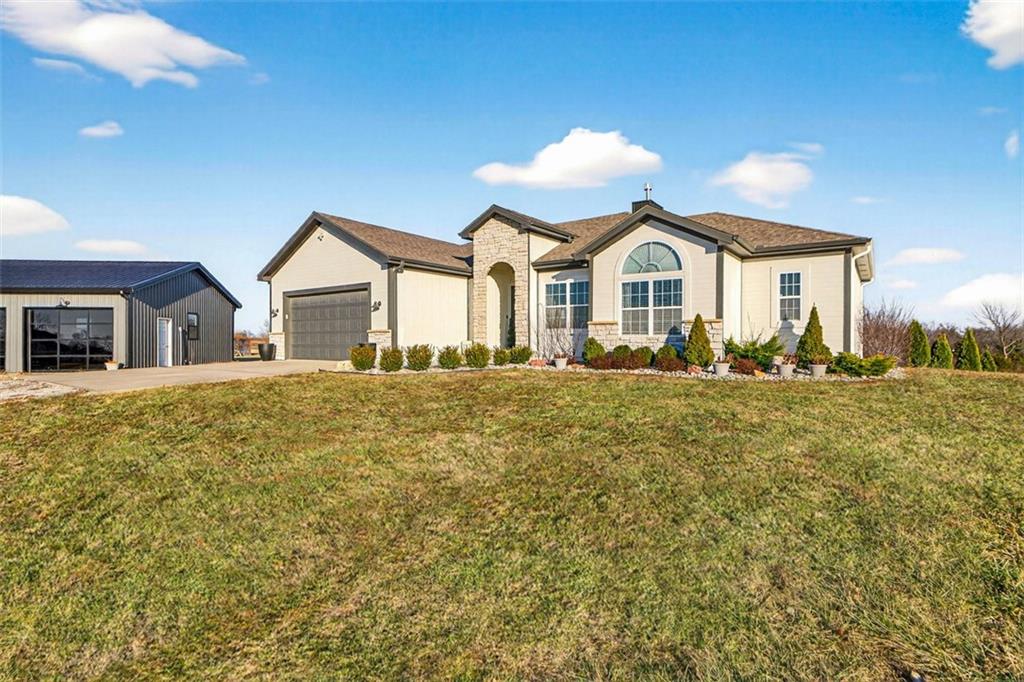 Homes for sale in Lathrop, MO | 5199 Se Fox Run Rd, Lathrop, MO 64465 | MLS# 2592393