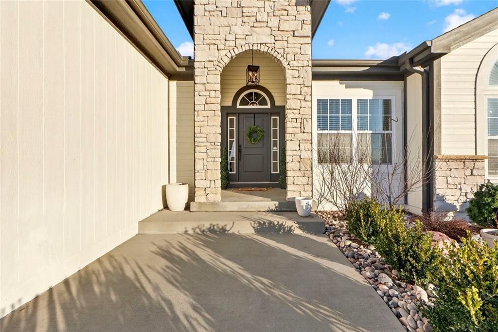 Homes for sale in Lathrop, MO | 5199 Se Fox Run Rd, Lathrop, MO 64465 | MLS# 2592393