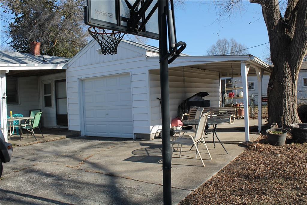 Homes for sale in Oak Grove, MO | 305 Sw 8th St, Oak Grove, MO 64075 | MLS# 2592411