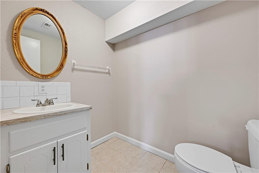 Homes for sale in Bonner Springs, KS | 636 Linda Ln, Bonner Springs, KS 66012 | MLS# 2592449