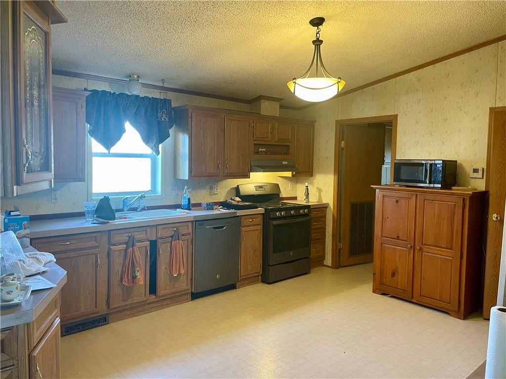Homes for sale in Gallatin, MO | 1203 W Grand St, Gallatin, MO 64640 | MLS# 2592886