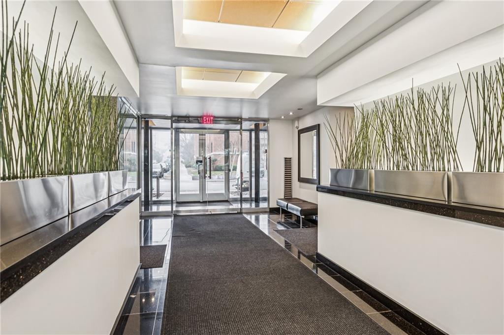 3rd image of 803 W 48Th St, Kansas, MO 64112