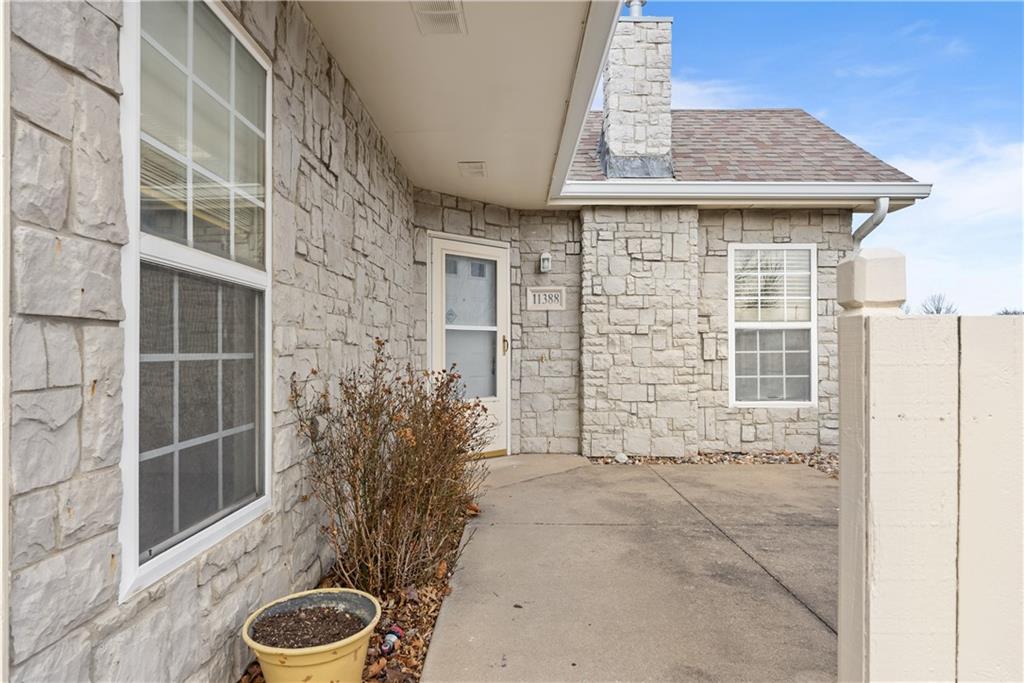 Homes for sale in Olathe, KS | 11388 S Pflumm Rd, Olathe, KS 66215 | MLS# 2595498