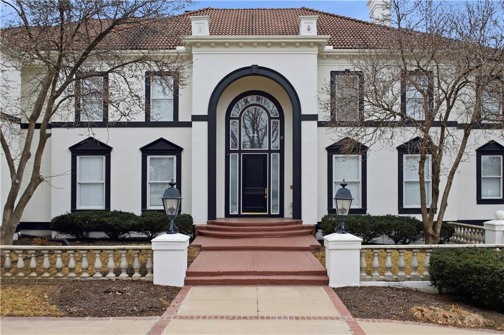 Homes for sale in Leawood, KS | 3109 W 118Th St, Leawood, KS 66211 | MLS# 2595869