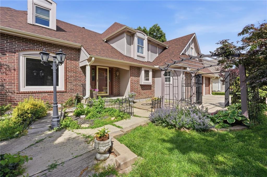1st image of 4100 Ne Shady Lane Dr, Kansas City, MO 64119 | MLS# 2596284