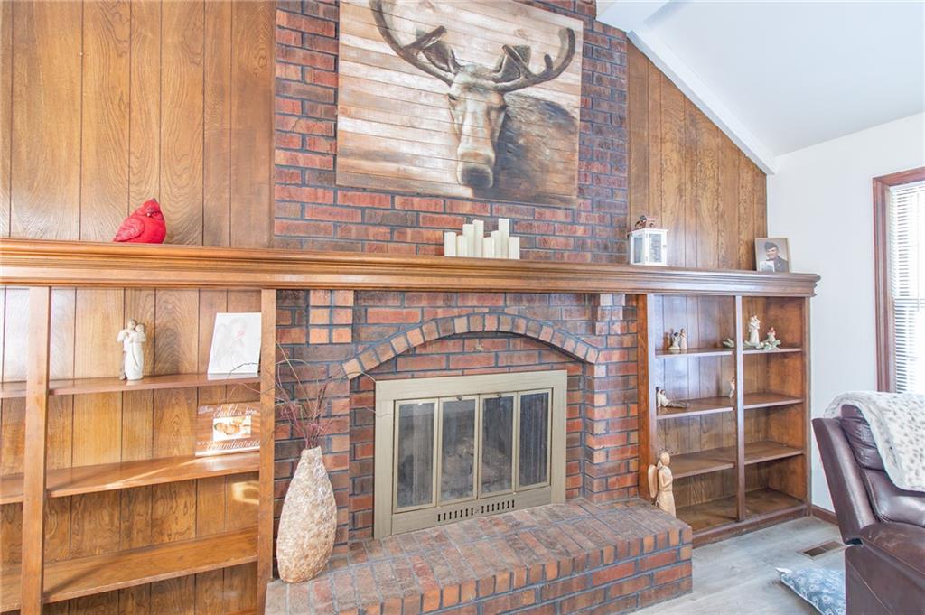 Homes for sale in Blue Springs, MO | 212 Se Mount Vernon Dr, Blue Springs, MO 64014 | MLS# 2596492